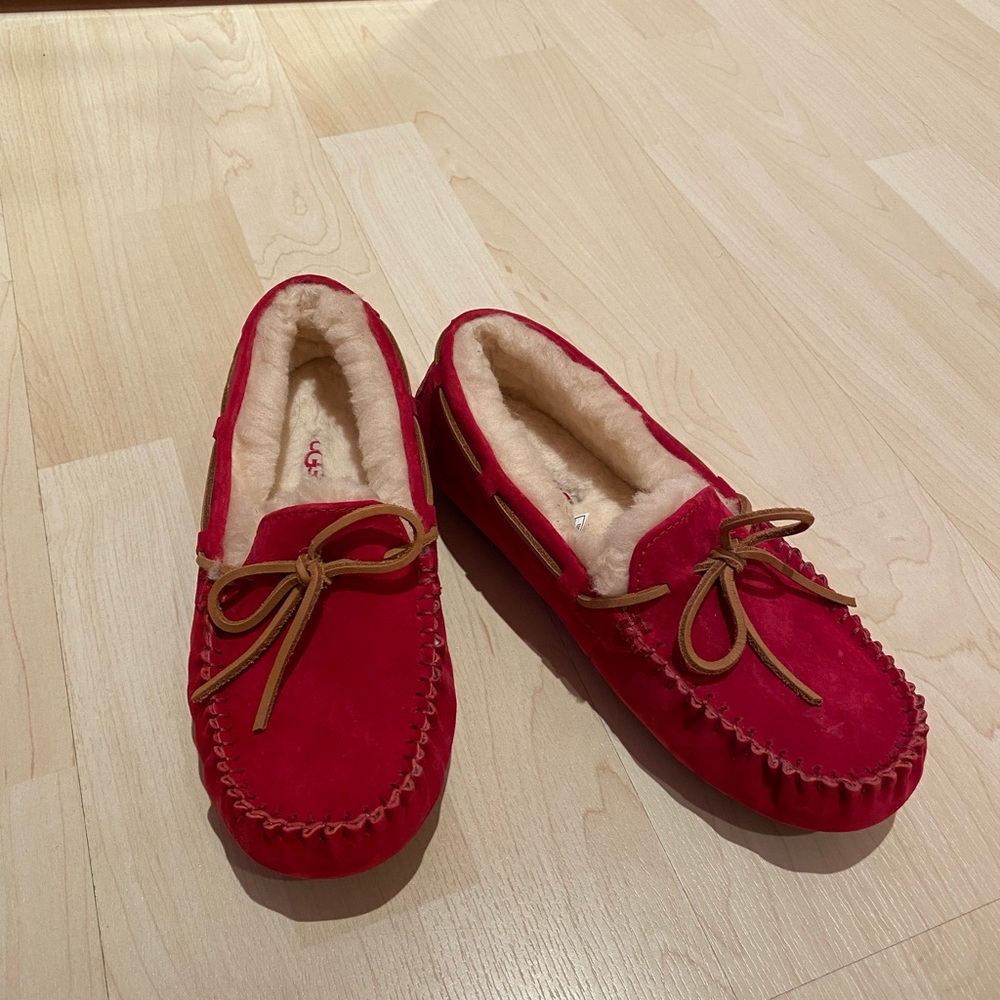 BRAND NEW UGG SLIPPERS